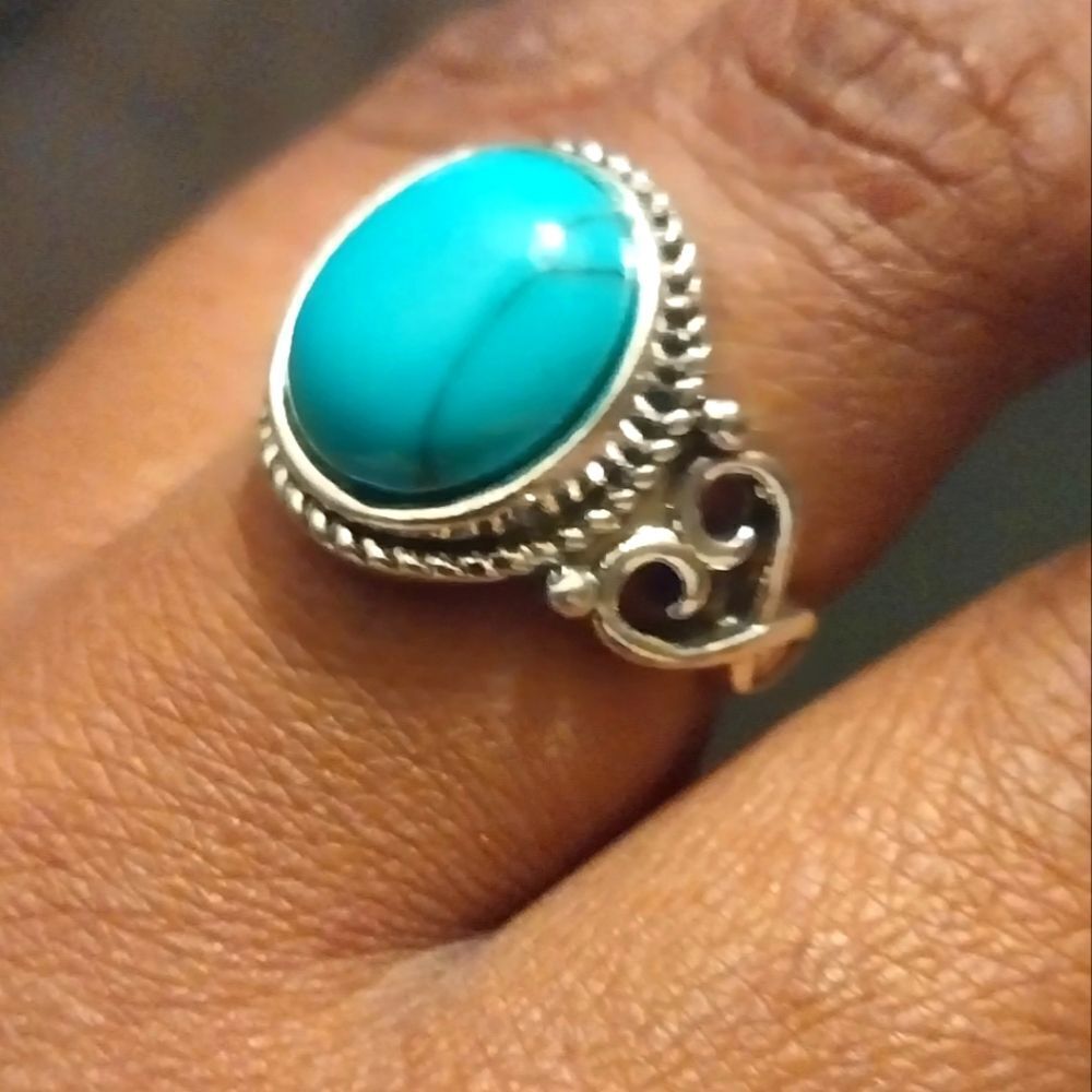 Elegant stone Stone Silver Ring sz 7